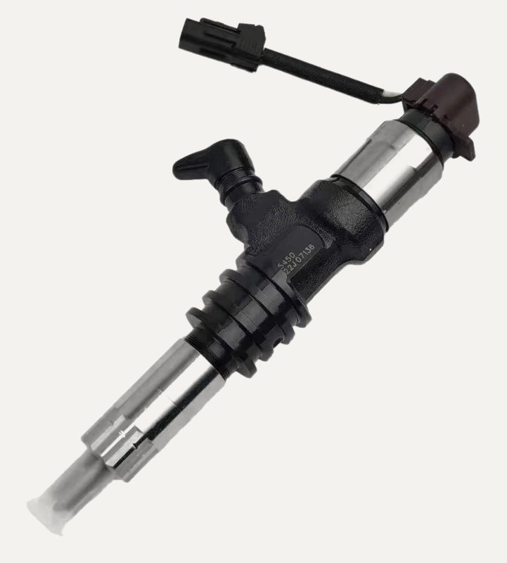 095000-6860 common rail fuel injector (OEM ME304627) — view 3