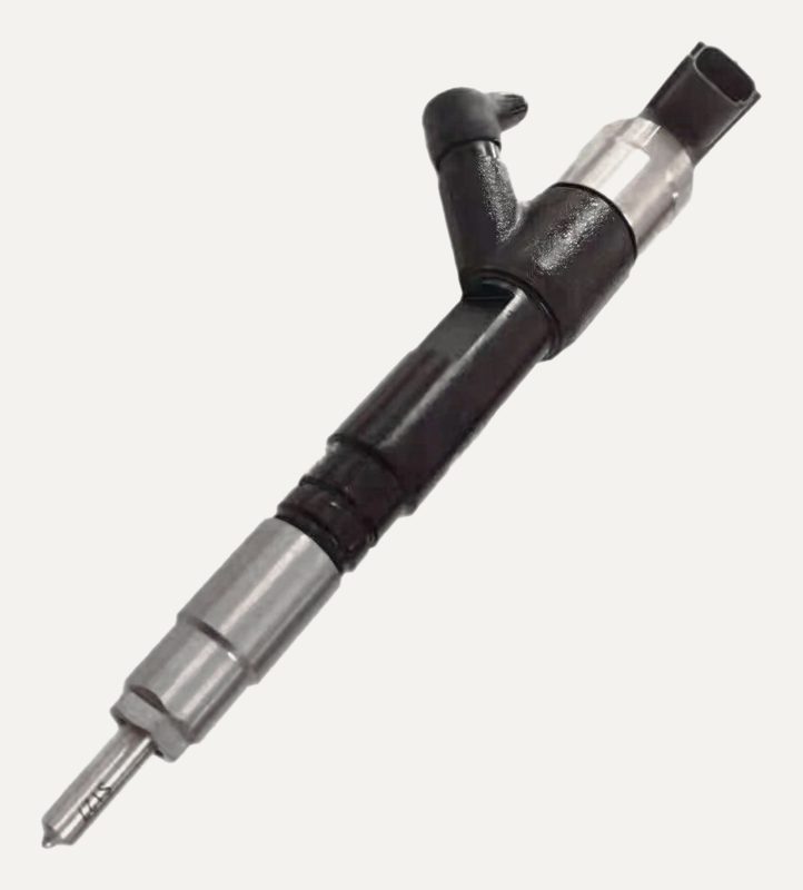 295050-1040 common rail fuel injector (OEM 5365904) — view 4